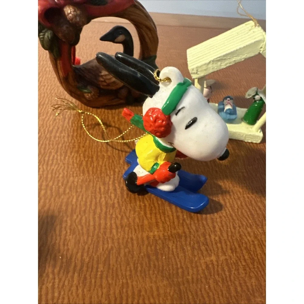 Lot Of 5 Vtg Christmas Ornaments: Snoopy, Mouse, Nativity‎